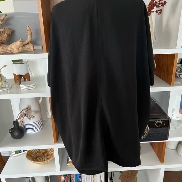 Aritzia Babaton black tunic blouse in size XS - Picture 3 of 6
